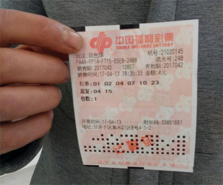 我一直都是一位在球场内外都竭尽全力的球员，这让我感到非常难过，这导致我在这段时间里无法为给予了我绝佳机会的伟大俱乐部竭尽全力。